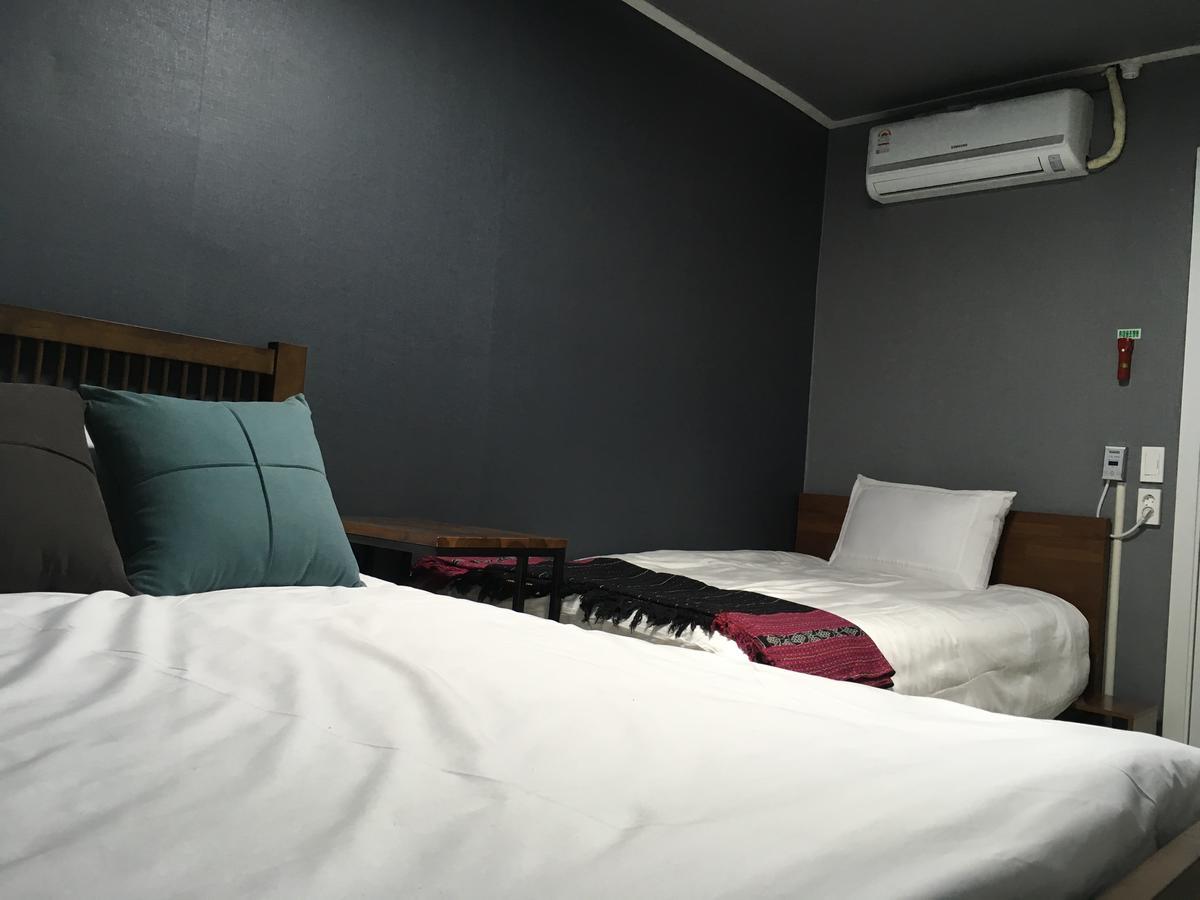 Art And Stay Suncheon Bagian luar foto